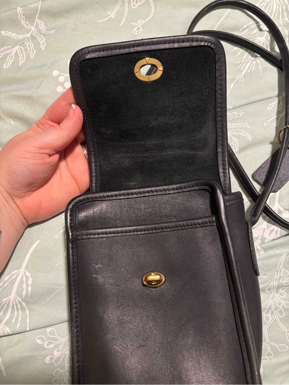 VINTAGE COACH Black Leather Scooter Crossbody Bag - Picture 6 of 9